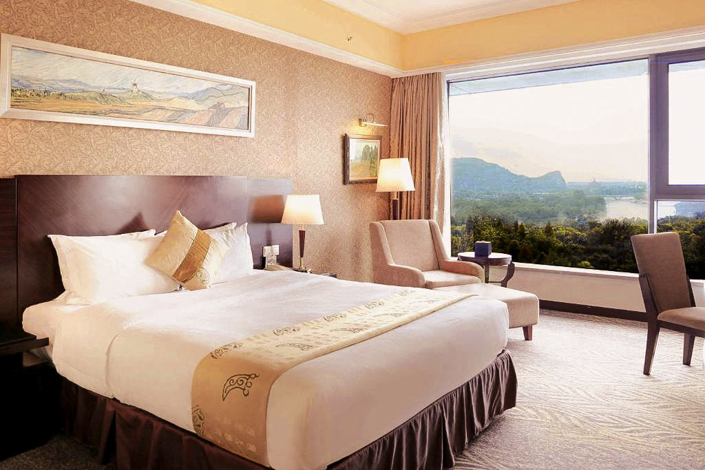 Lijiang Waterfall Hotel