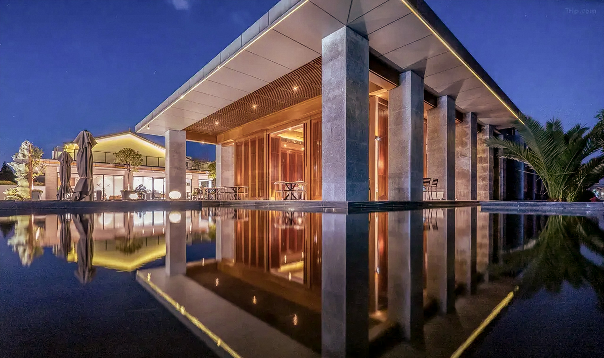Dali Honglongjing Hotel